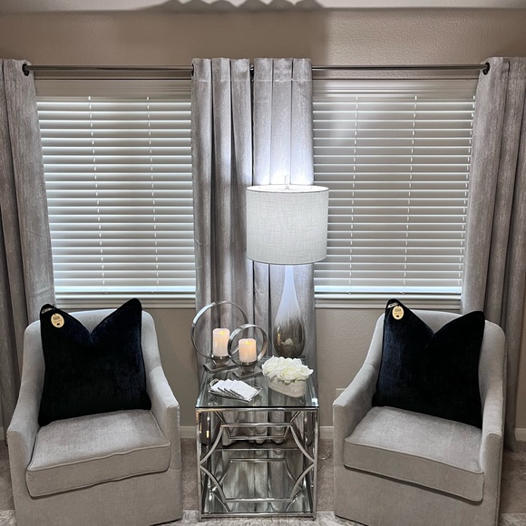 1-NWT CALLISTO HOME
DECORATIVE THROW PILLOWS
(Read description for details) - Picture 10 of 16